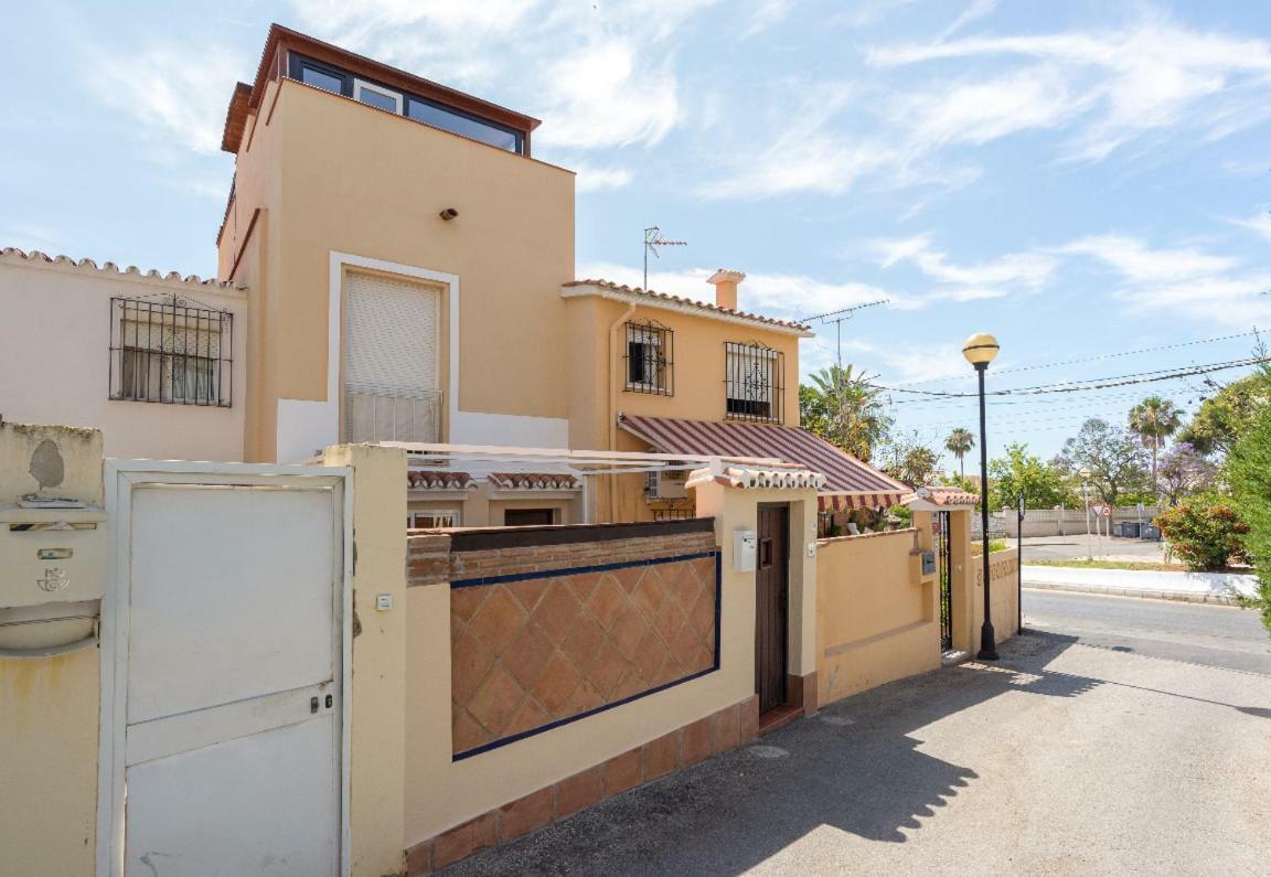 Cozy Loft Near The Beach Τορρεμολίνος Εξωτερικό φωτογραφία